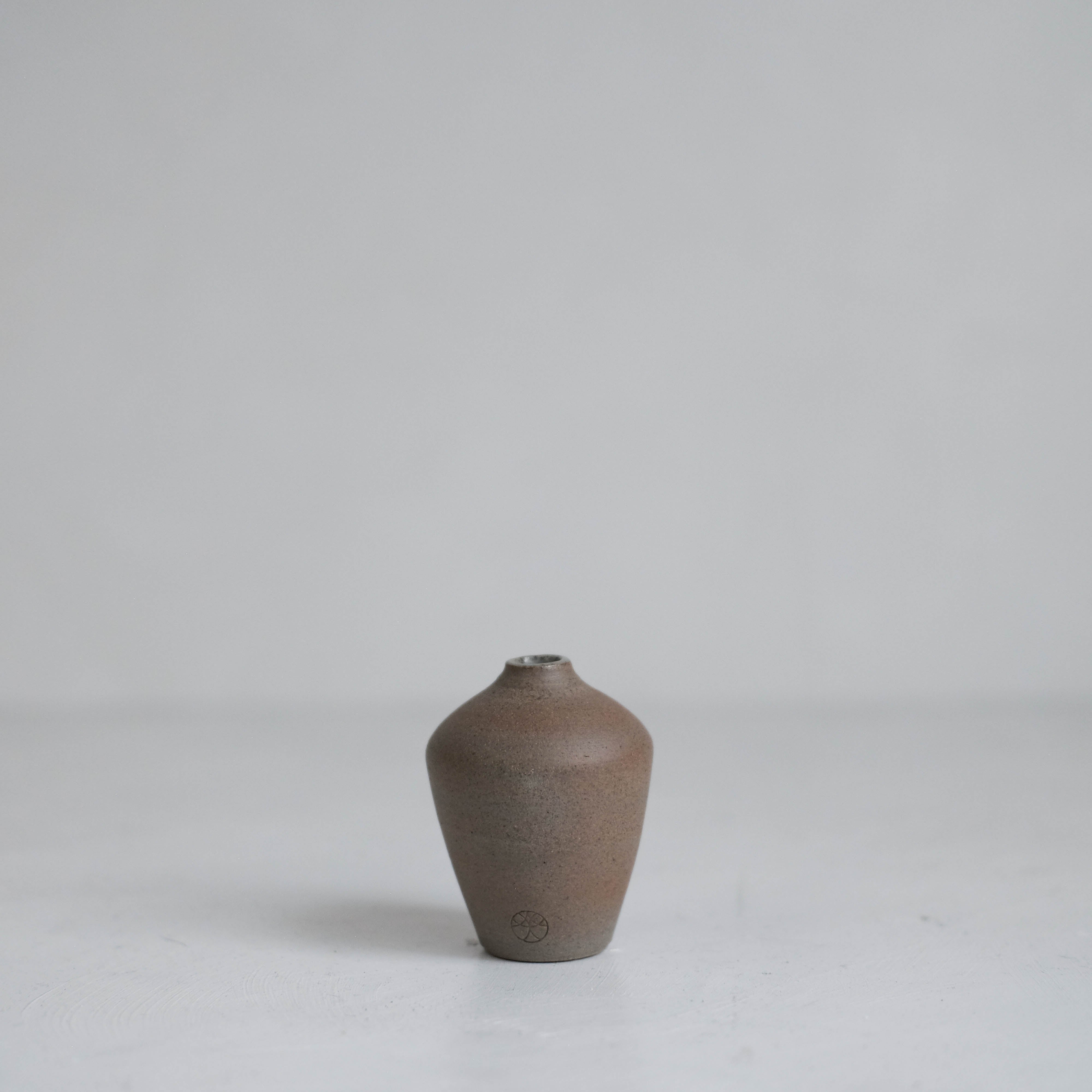 Ishi (石) Mini Vase Gacha #ADN132