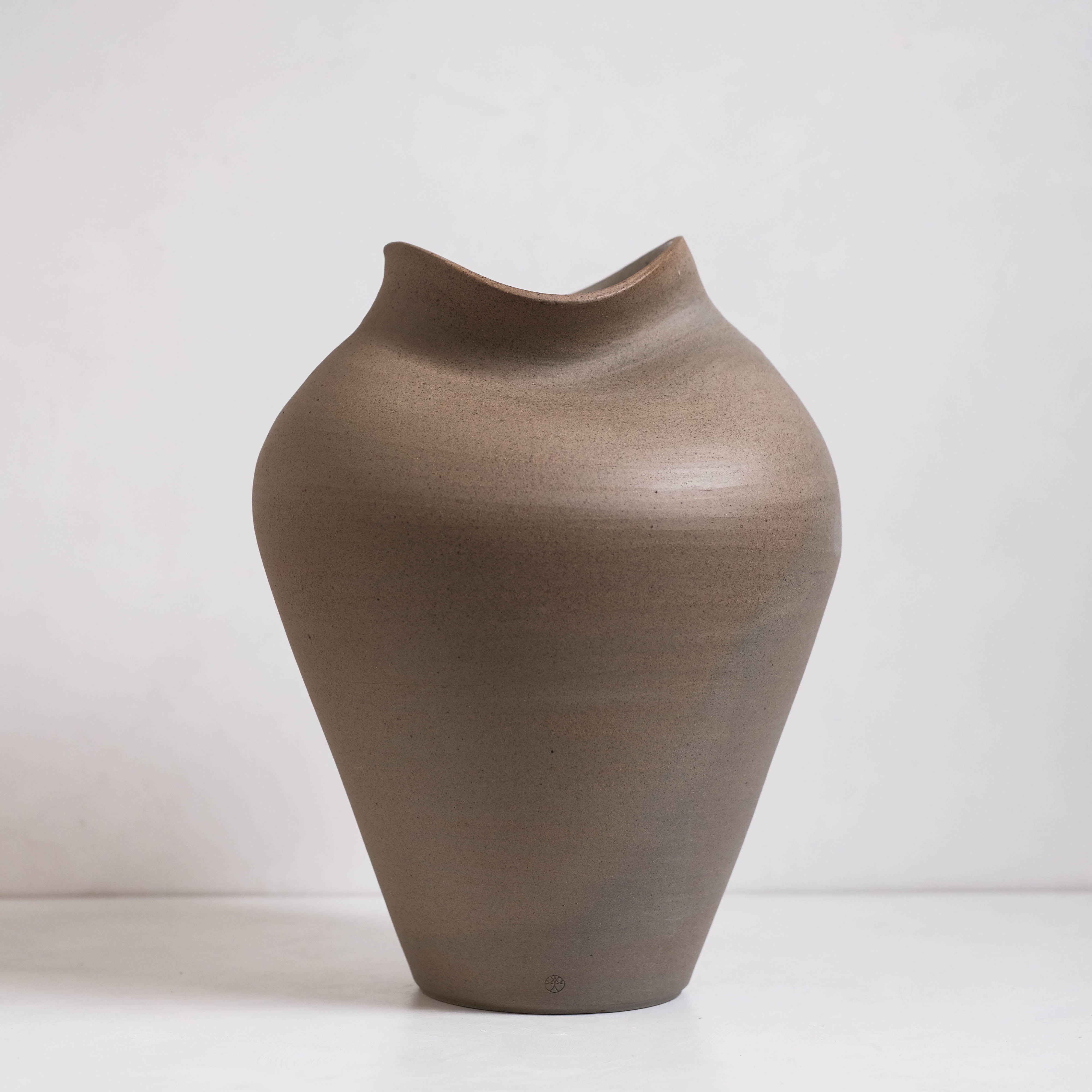 Watu Vase #IDD01