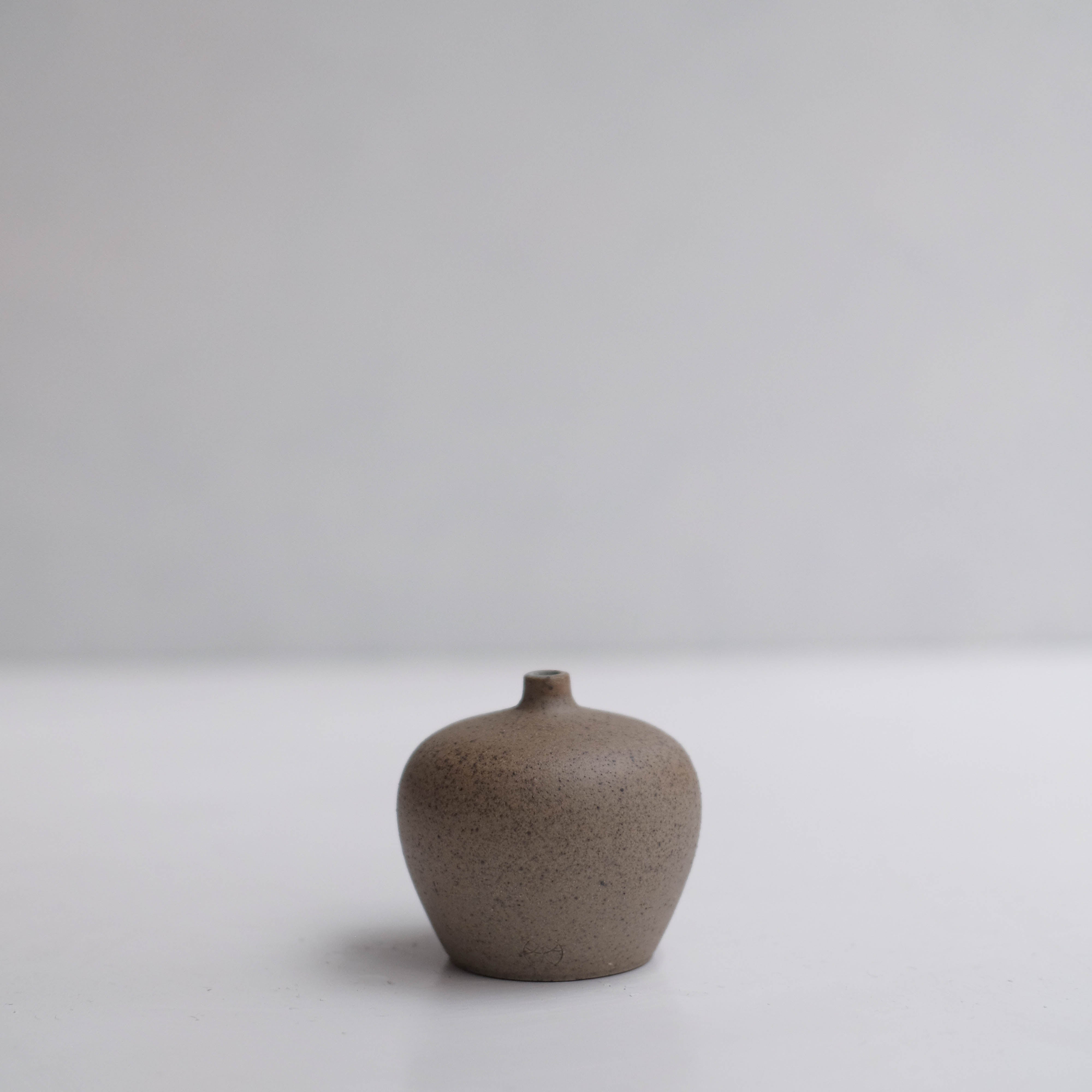 Ishi (石) Vase #ADN59