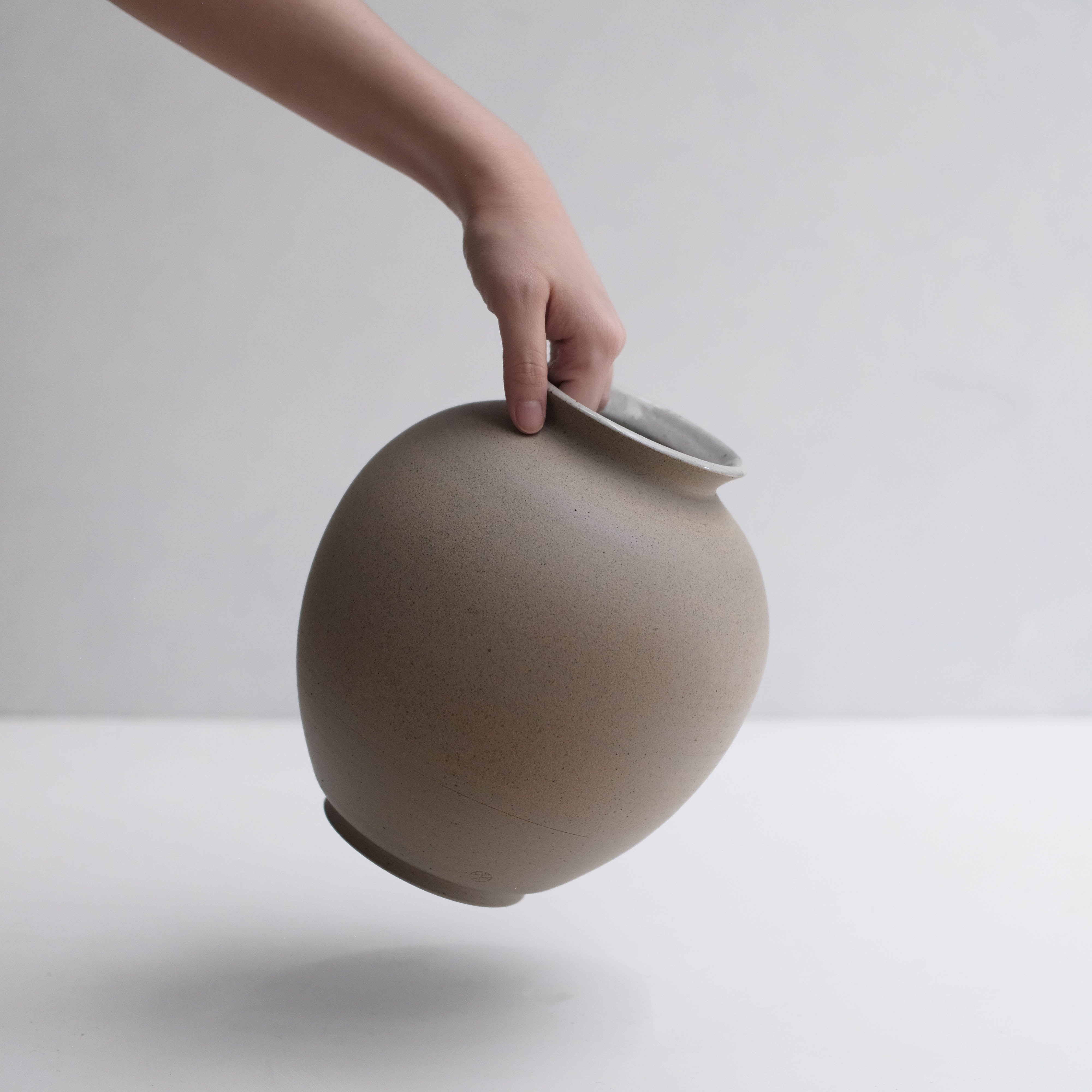 Ishi (石) Vase #ADN85